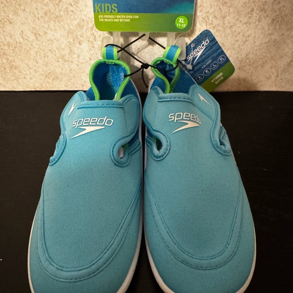 Get ready for SUMMER Speedo Kids Water Shoes - Aqua Blue XL Size 11-12
